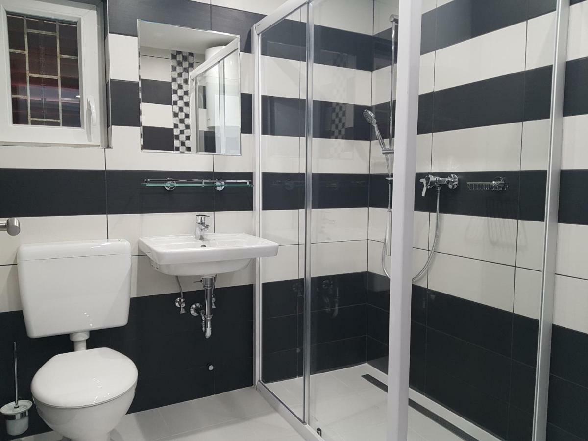 Picurka Apartman Siofok Ngoại thất bức ảnh
